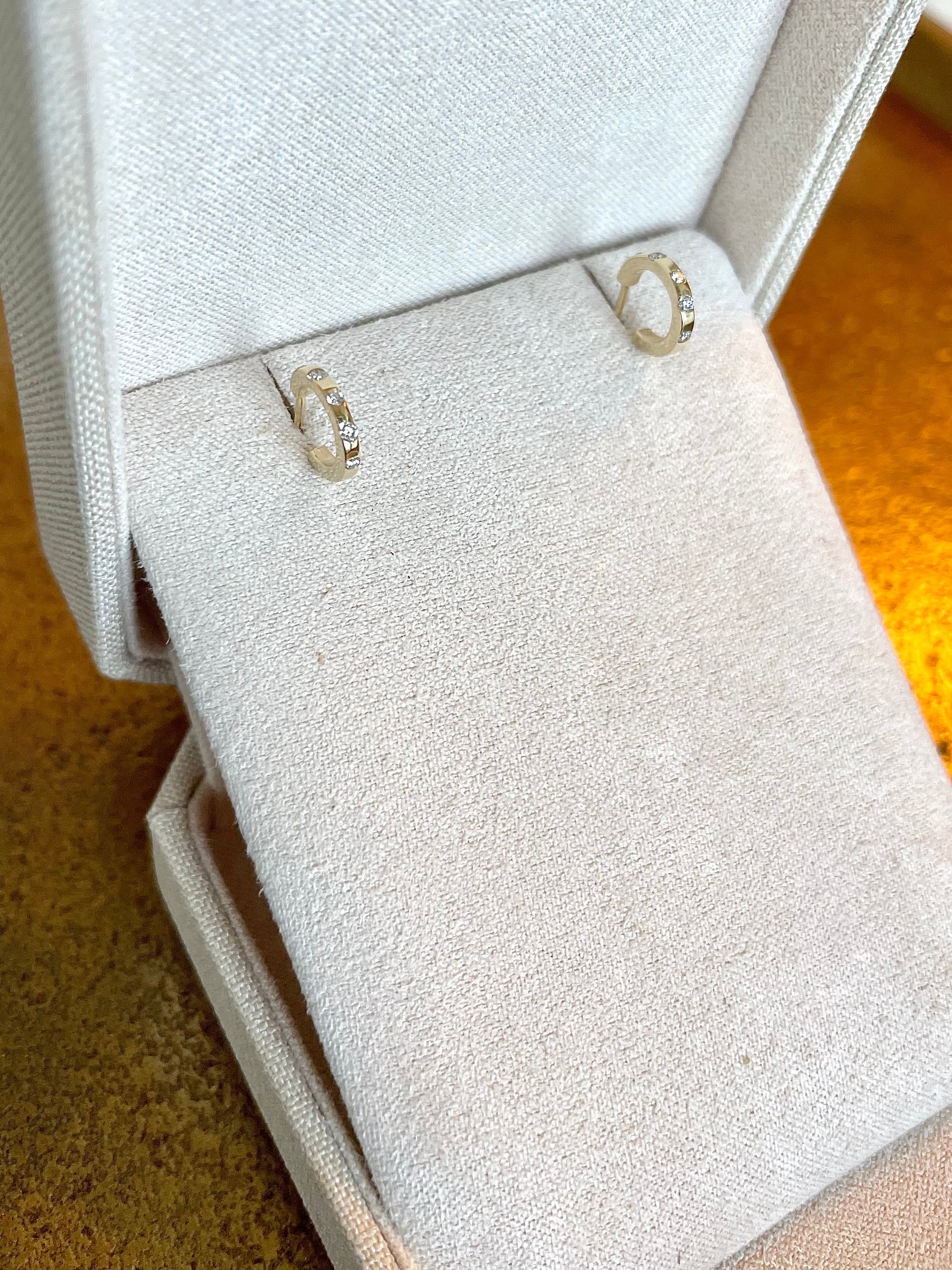 Scattered Diamond Hoops